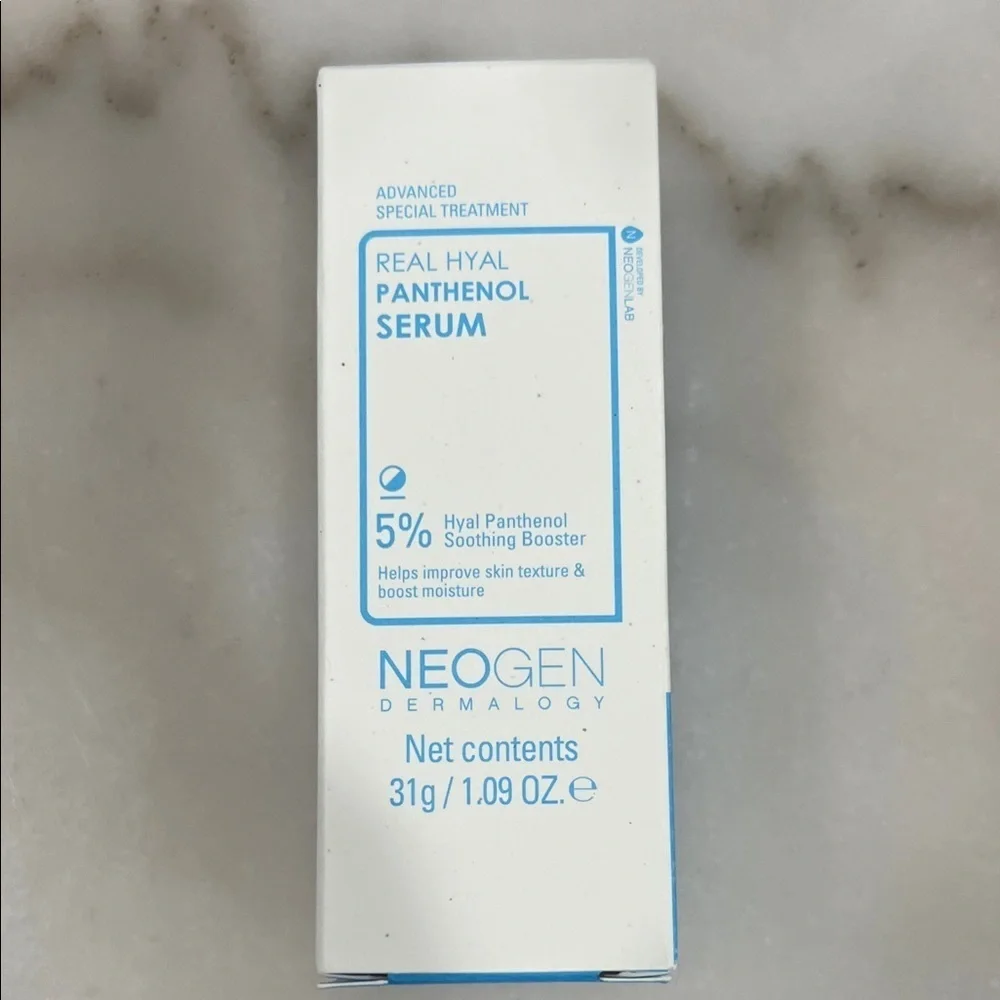 Real Hyal Panthenol Serum - White and Blue